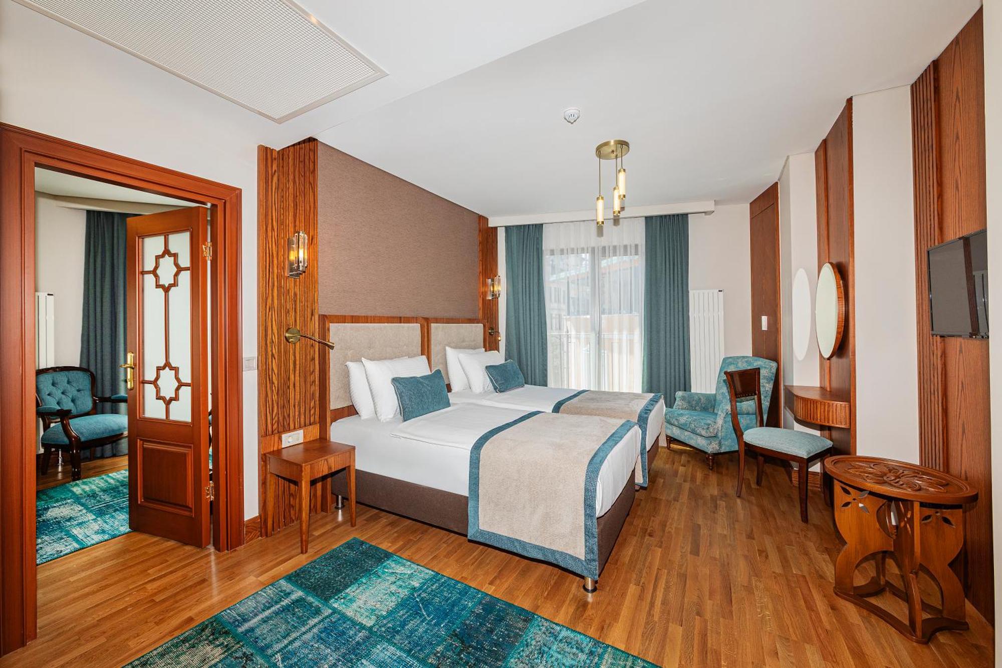 Hotel Triton 4*