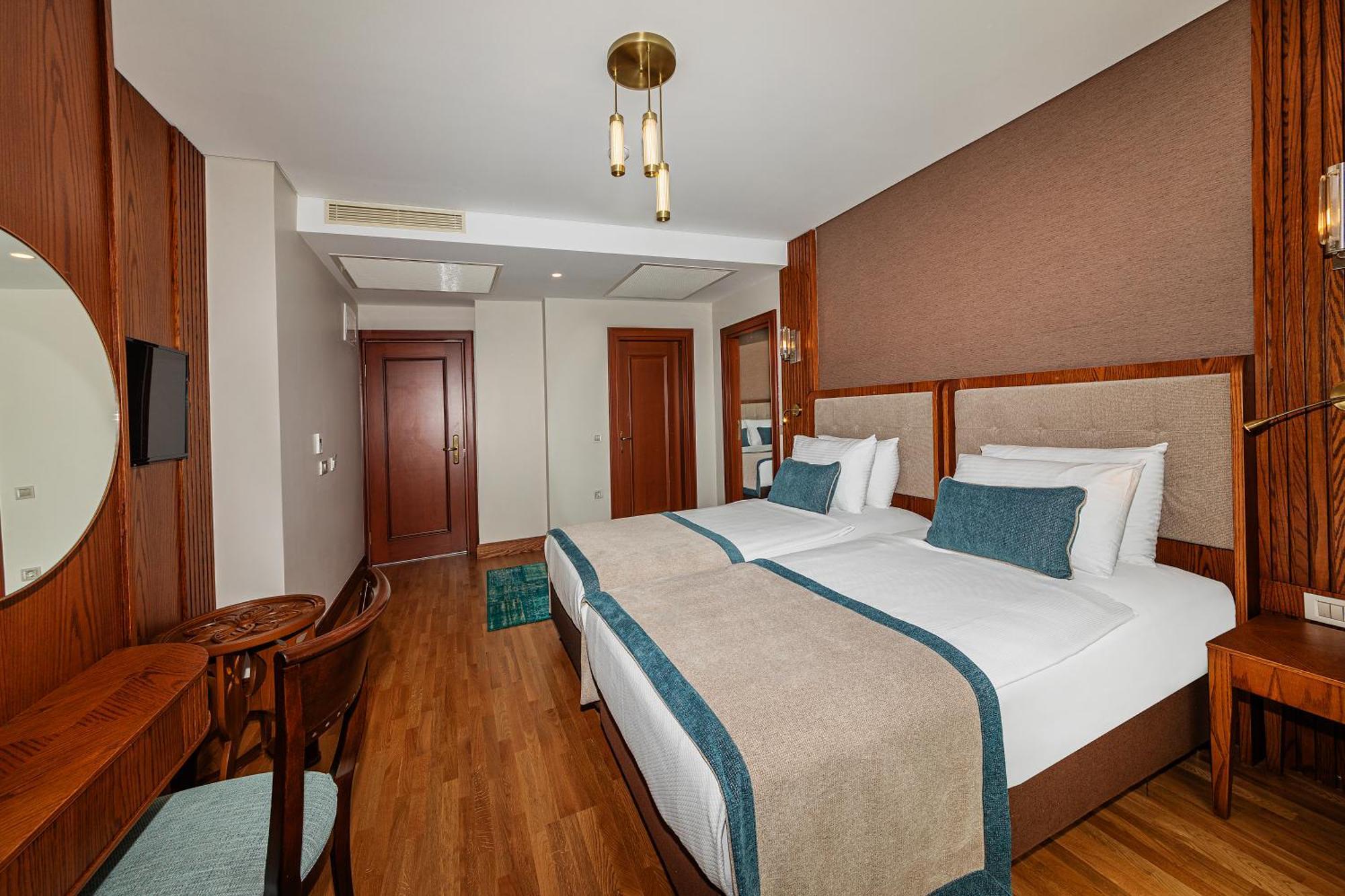 Triton Hotel