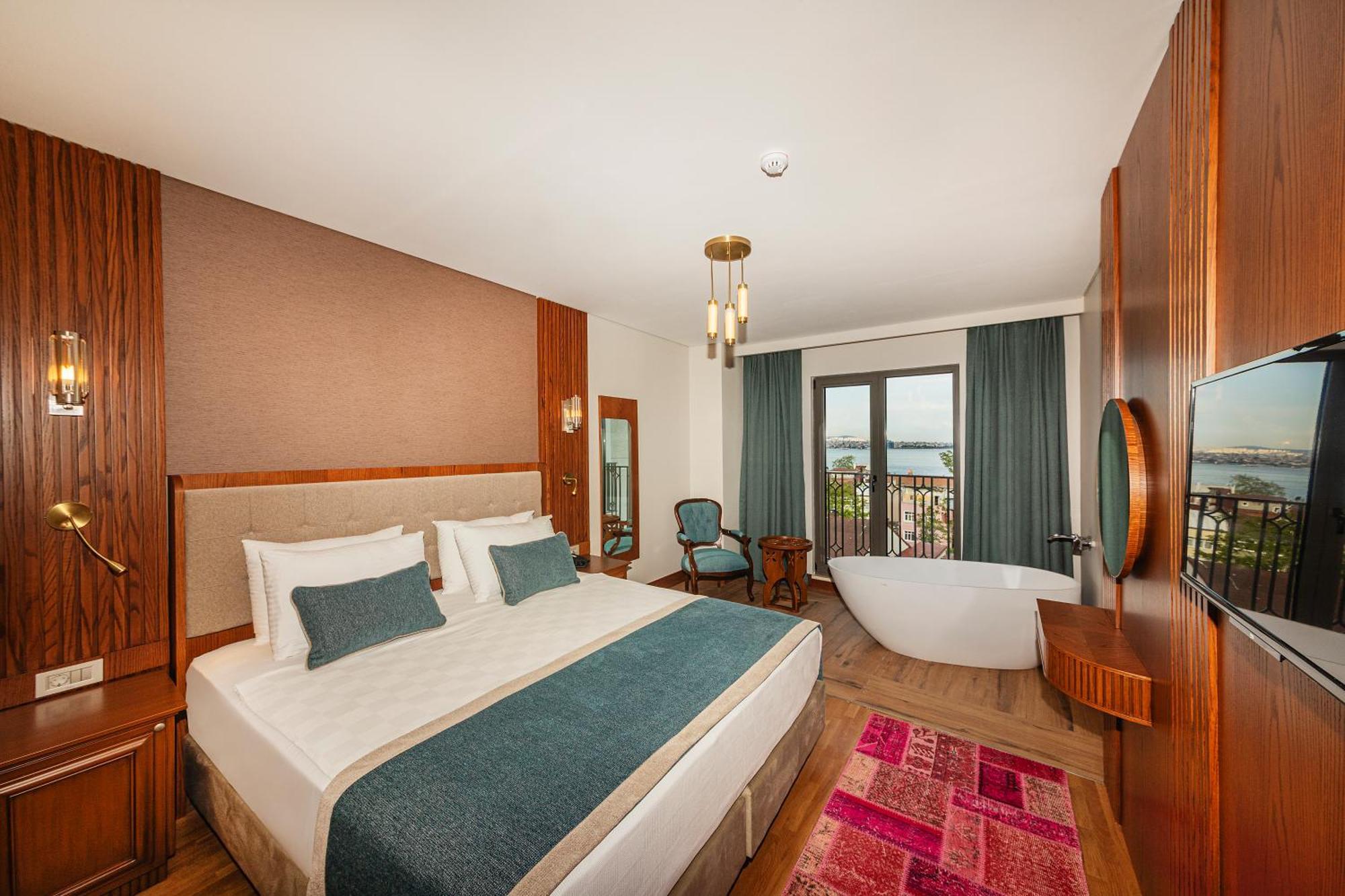 Triton 4* Istambul